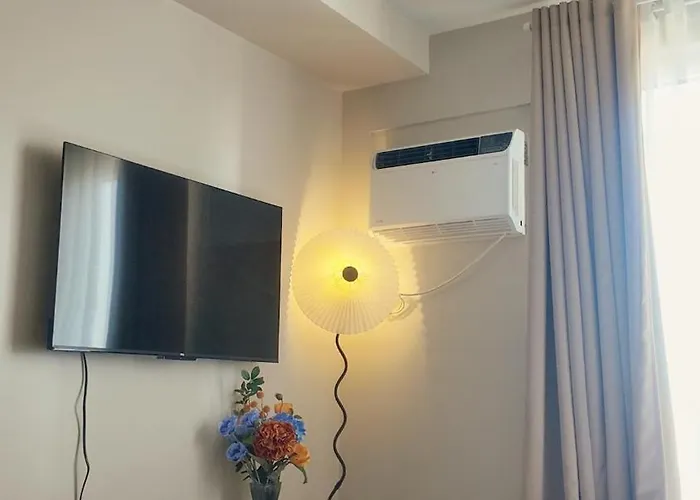 Stylish Makati With Pool Near Airport & Bgc Apartment Manila