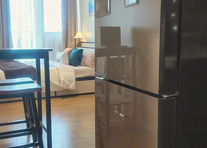 Apartment Stylish Makati With Pool Near Airport & Bgc