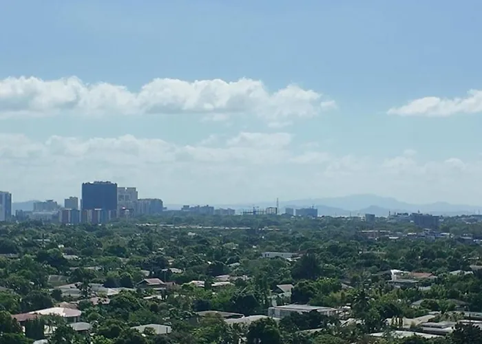 Stylish Makati With Pool Near Airport & Bgc