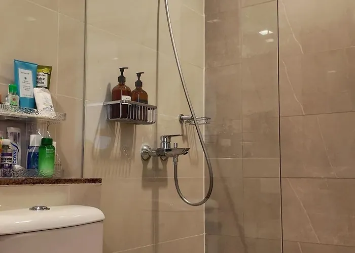 Apartment Stylish Makati With Pool Near Airport & Bgc
