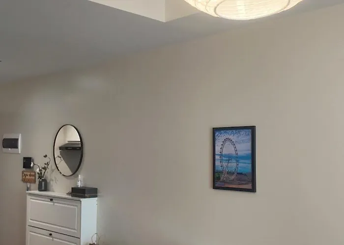 Stylish Makati With Pool Near Airport & Bgc *